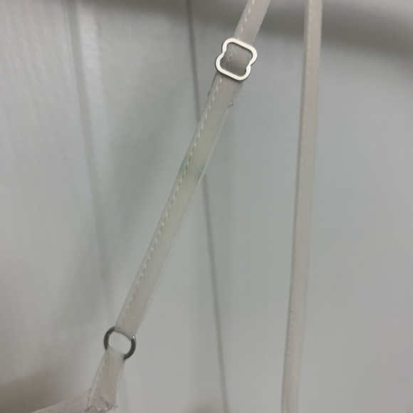 Guess ruffle top - Picture 5 of 5